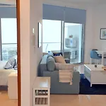 公寓 Awesome Sea & Marina View Center 1 Bdr Flat 拉纳卡