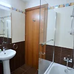 Awesome Sea & Marina View Center 1 Bdr Flat 拉纳卡