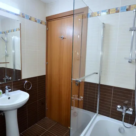 Awesome Sea & Marina View Center 1 Bdr Flat Λάρνακα