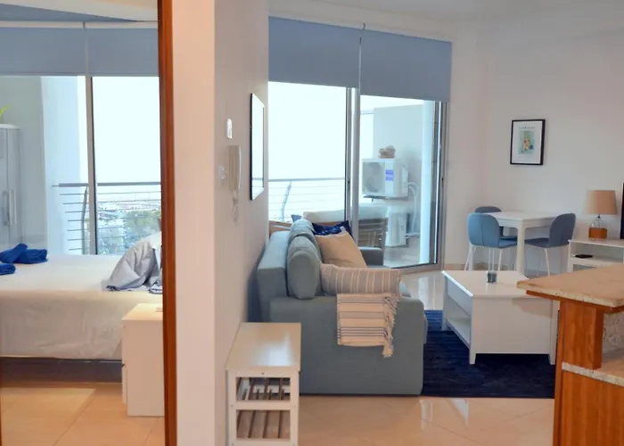 Lejlighed Awesome Sea & Marina View Center 1 Bdr Flat Larnaca