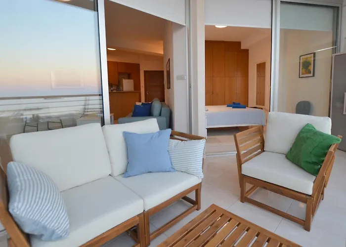 Awesome Sea & Marina View Center 1 Bdr Flat *