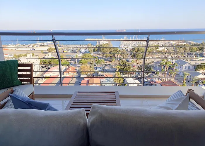 Awesome Sea & Marina View Center 1 Bdr Flat *